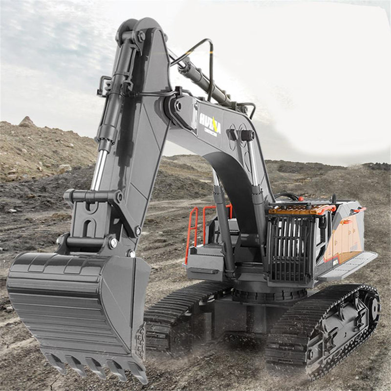 Huina 1592 1:14 Scale Remoted Controlled Excavator with Metal Bucket & Cab